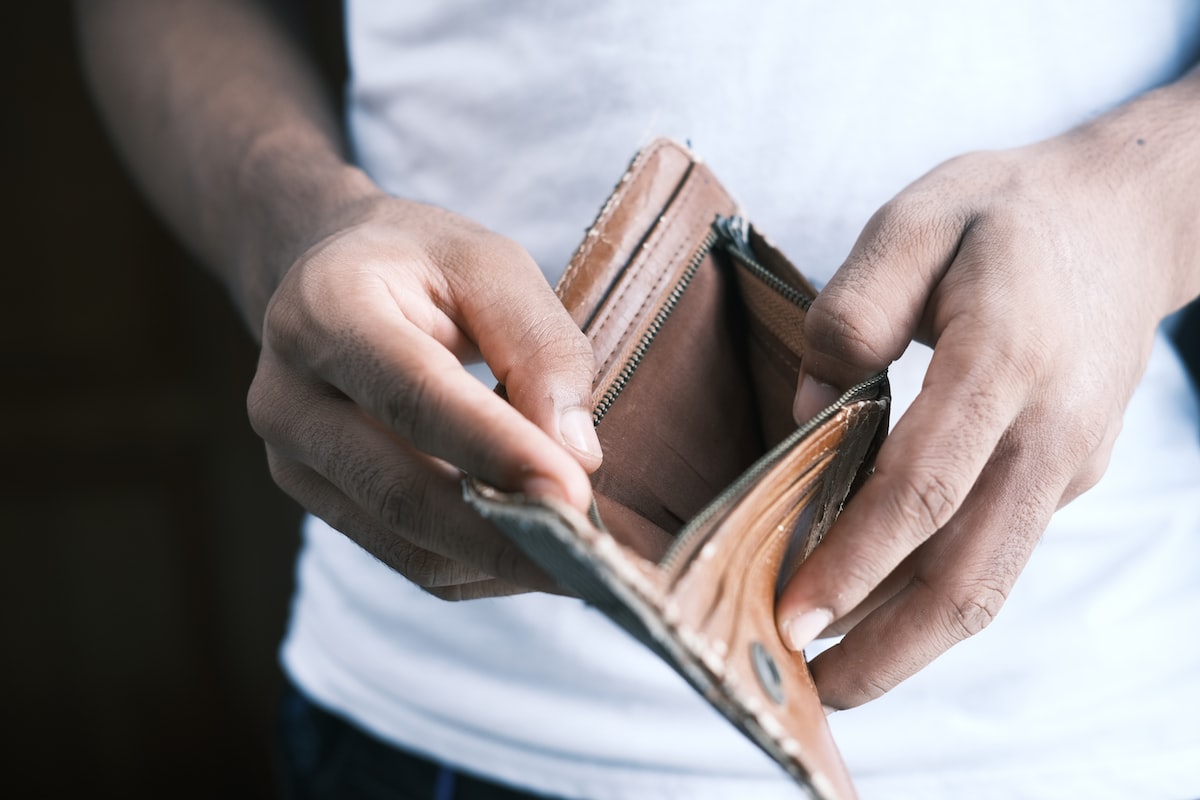 The Ultimate Guide to a Spending Freeze: 12 Steps to Curb Expenses and Boost Your Savings